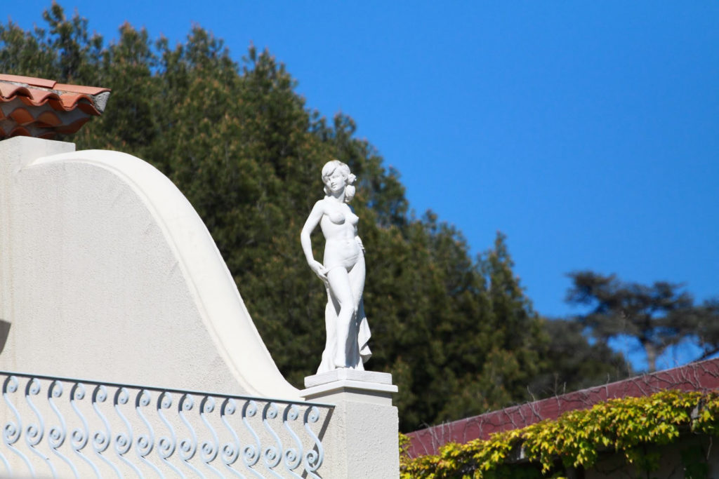 Cap d'Antibes statues
