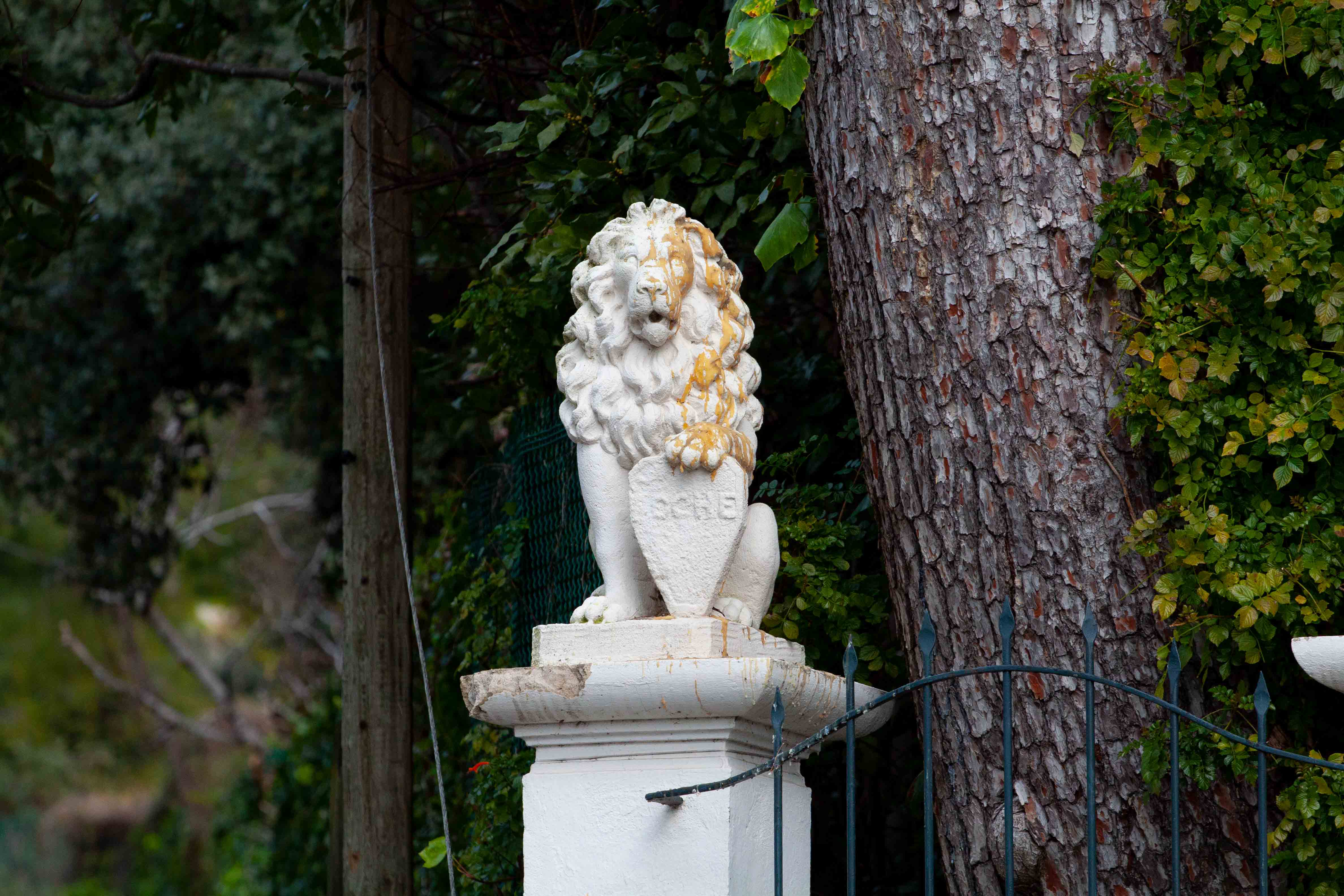 Cap d'Antibes statues